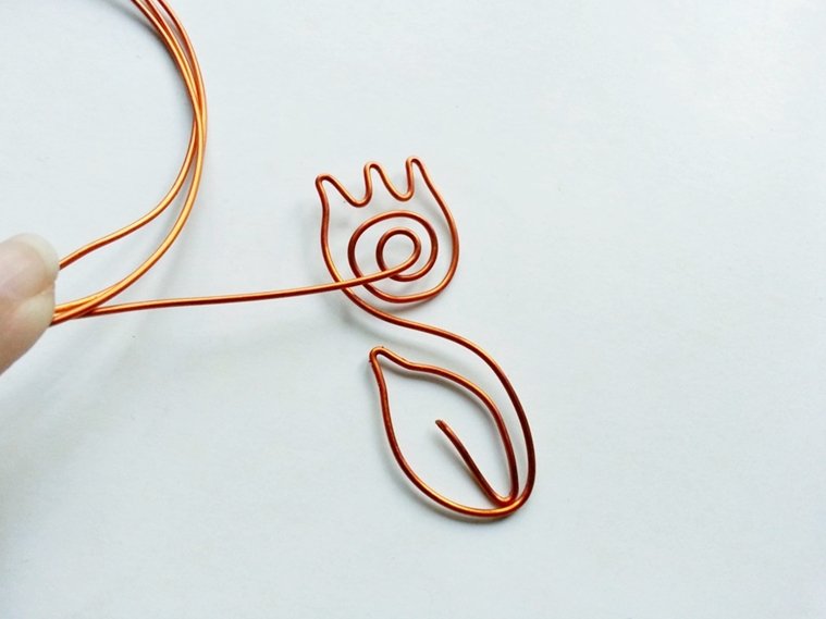 20141212 141645 - How to Make Tulip Bookmarks with Wire (Easy 6 Steps)