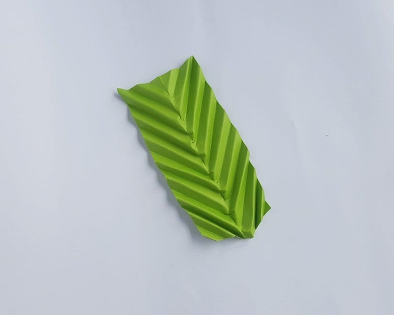 Step 7 - How to Make Easy Origami Leaves (for Beginners)