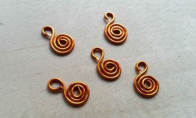 How to Make Simple Jewelry Charms using Wire