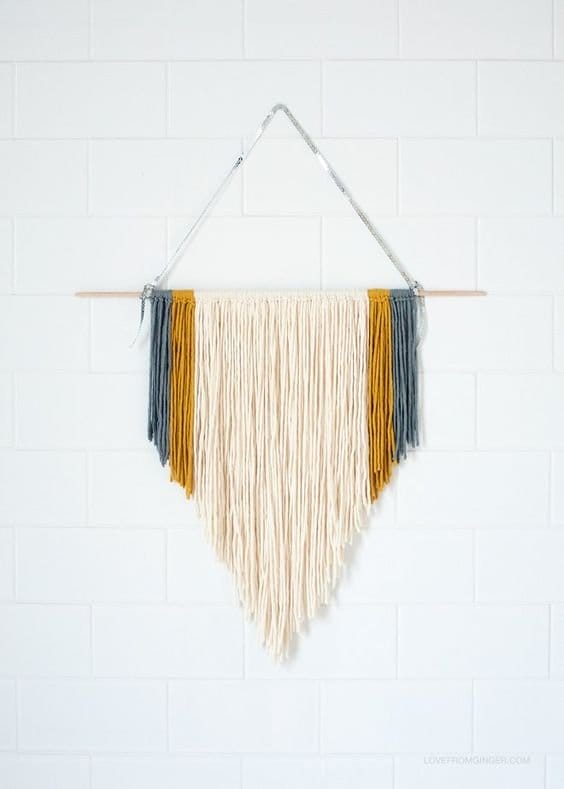 decoist - 12 Beautiful DIY Modern Yarn Hanging