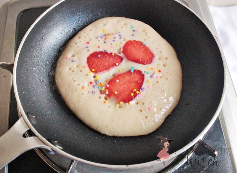 Strawberry Pancake 7 - Prepare Delicious Strawberry Pancakes