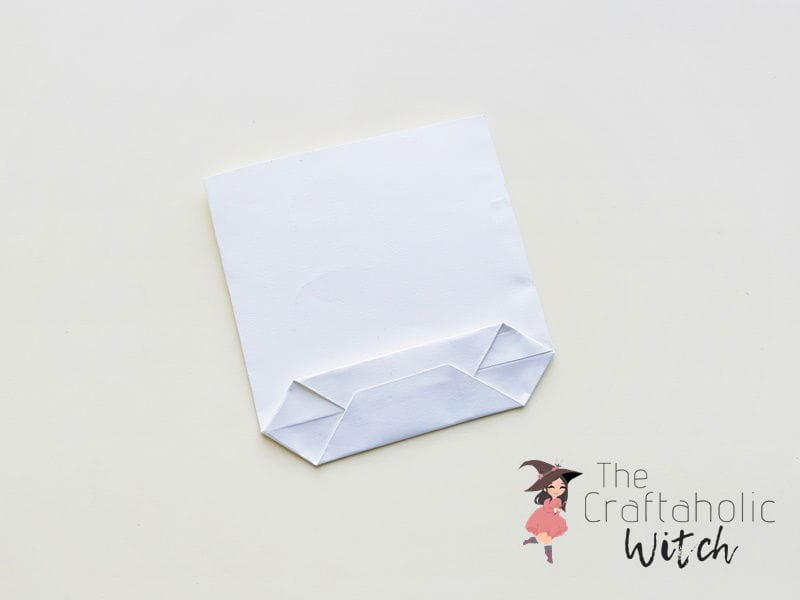 DIY gift Bag step: Fold the flaps DIY gift Bag step: Fold the flaps