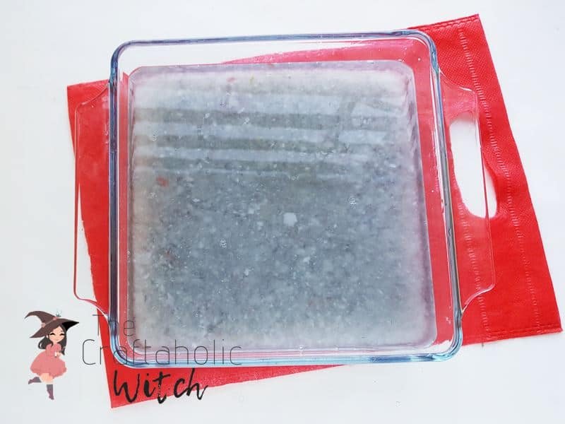 Paper Pulp Crafting: A Tray Made From Recycled Paper Scraps