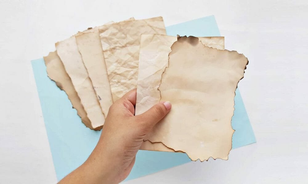 5 Ways to Make Paper Look Old - wikiHow