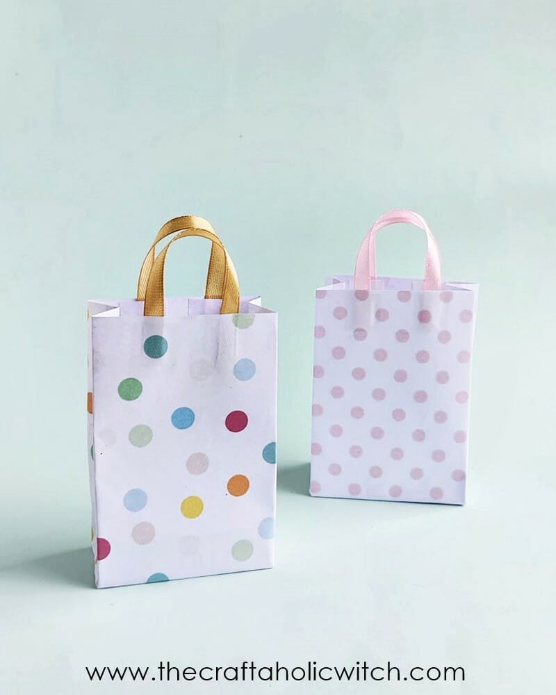 How to make a gift bag out of wrapping paper