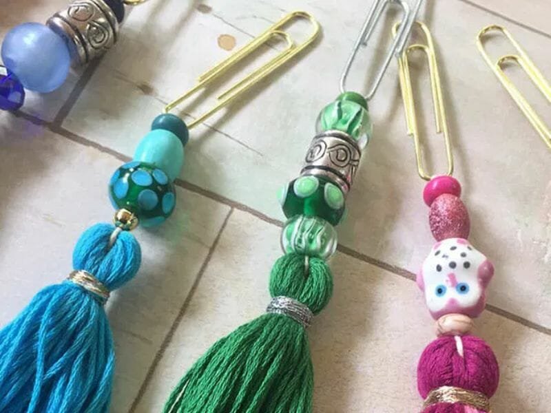 Easy Homemade Tassel Bookmarks, Club Chica Circle - where crafty is  contagious