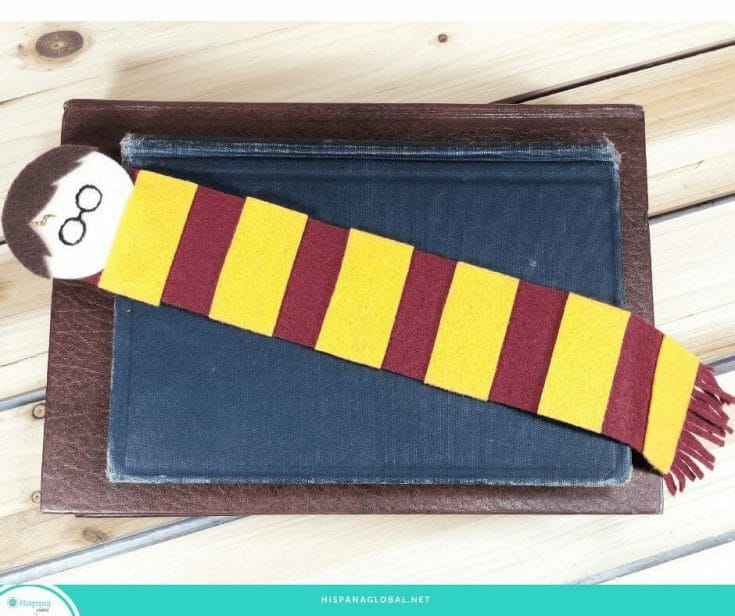 Harry Potter Felt Bookmark - 23 Easy and Creative DIY Bookmarks with Complete Tutorial