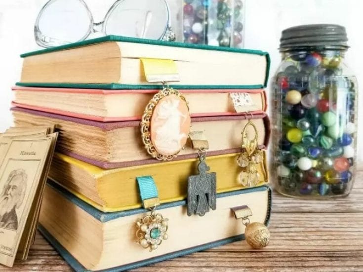 Vintage Jewelry Bookmarks - 23 Easy and Creative DIY Bookmarks with Complete Tutorial