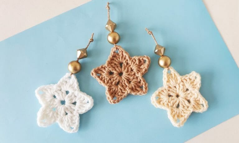 How to Crochet Stars (+ Easiest Free Crochet Star Pattern)