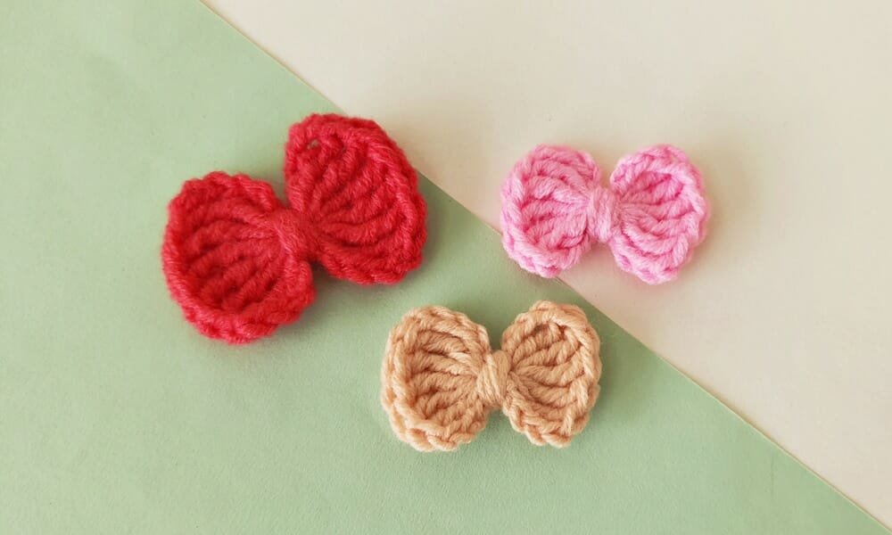 how to crochet a bow